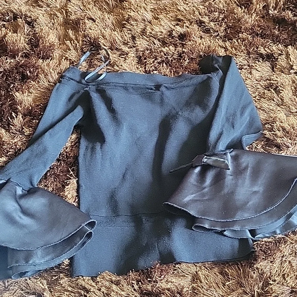 SJ Styles Ruffle Sweater - Picture 2 of 3